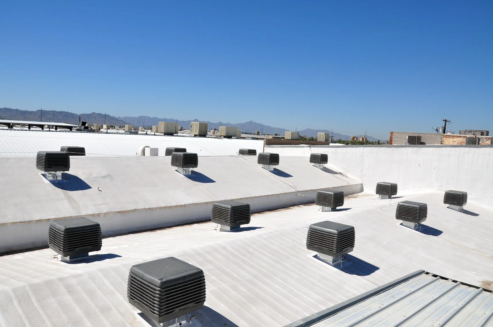 Breezair System chłodzenia wyparnego na dachu w Phoenix Arizona